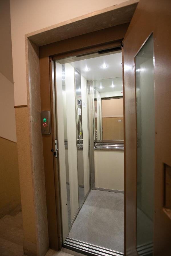 Mirea'S Rooms Ascoli Piceno Exterior photo
